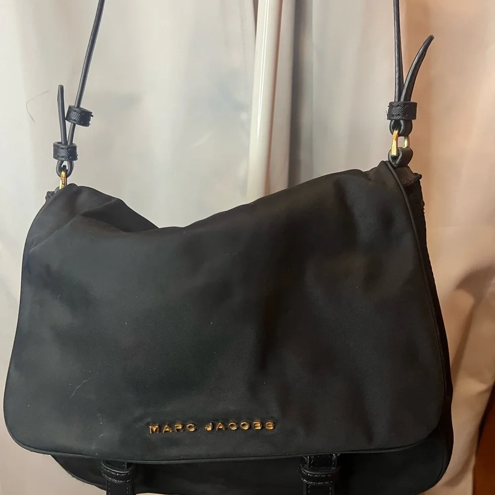Marc Jacobs Black Small Messenger Bag - Picture 1 of 12